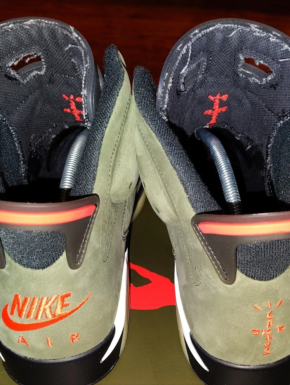 Nike Air Jordan 6 Men’s Size 12 Olive Green Basketball Shoes with Orange Accents